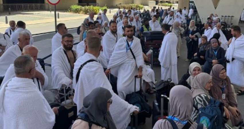 Grupi i tretë i haxhilerëve nga Kosova mbërrijnë shëndosh e mirë në Xhide
