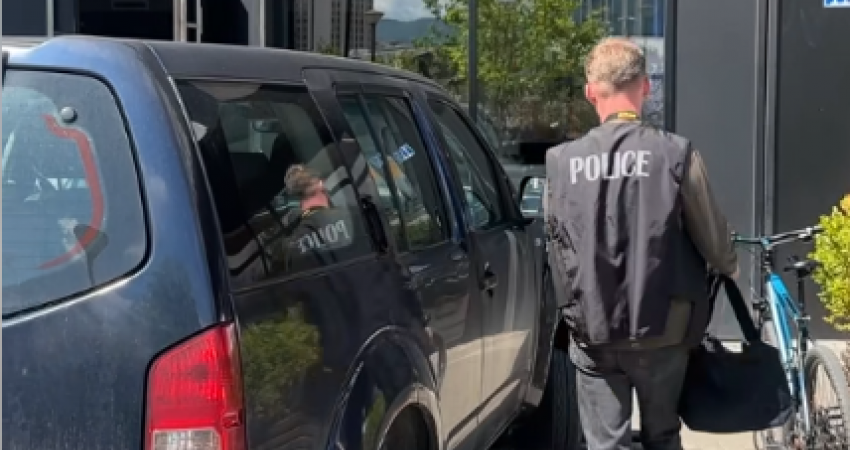 Dyshimet për fabrikën për përpunimin e mbetjeve shtazore, bastisje po kryhen edhe në AUV dhe te kompania përfituese