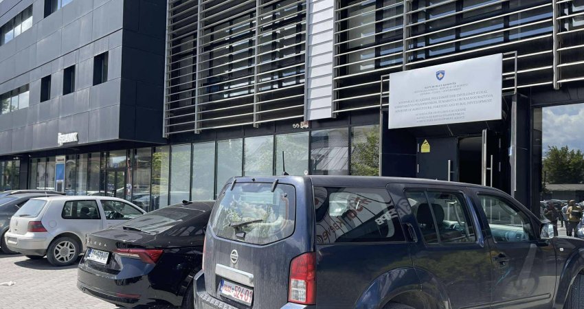 Përfundon bastisja te Ministria e Bujqësisë