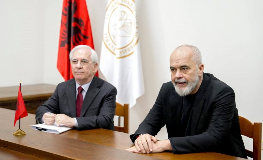 Edi Rama edhe kryeshkencëtar, emëron veten dhe 7 ministra në Këshillin Shkencor