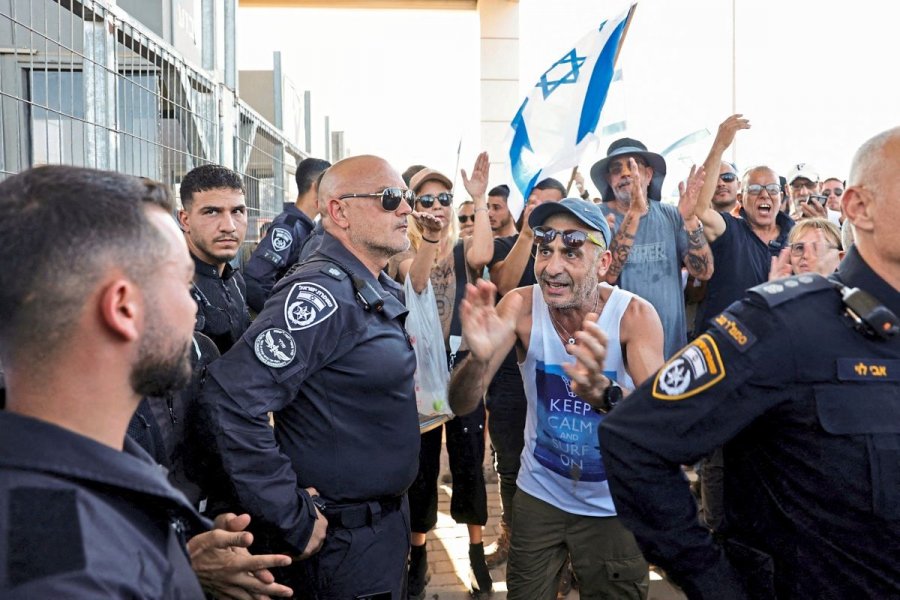 Avokatja ushtarake i Izraelit jep dorëheqjen, shkak rrjedhja e videove të abuzimit me të burgosurit palestinezë