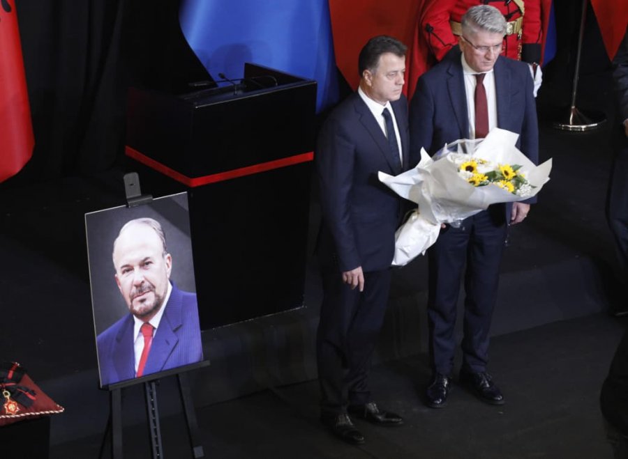 Opozita/ Flamur Noka e Agron Gjekmarkaj homazhe në nderim të ish-kryeministrit Fatos Nano