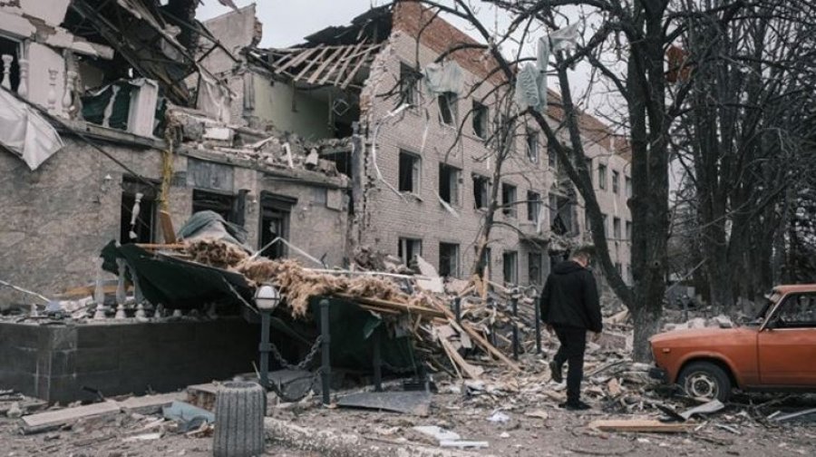 Bombardimet ruse në Ukrainë/ Shënohen 2 viktima dhe dhjetëra mijëra persona pa energji elektrike