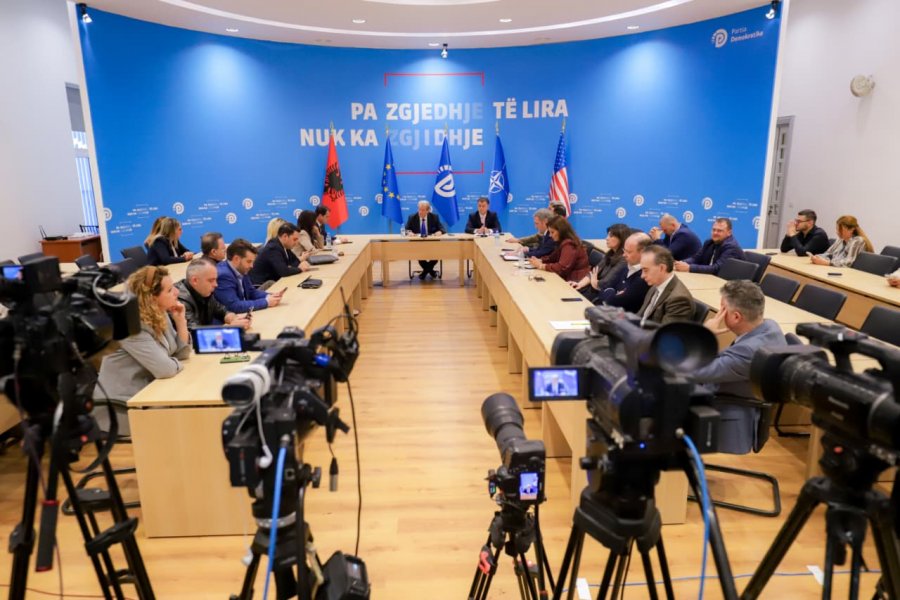 Berisha: Edi Rama i bindur ndaj Sorosit po sjell ligjin që mohon burrin dhe gruan, për të shuar familjen shqiptare