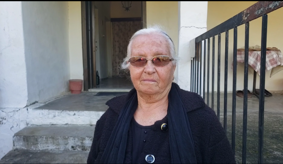 72-vjeçarja jeton në një shtëpi që rrezikon të shembet, Bashkia Kuçovë 'mbyll sytë'