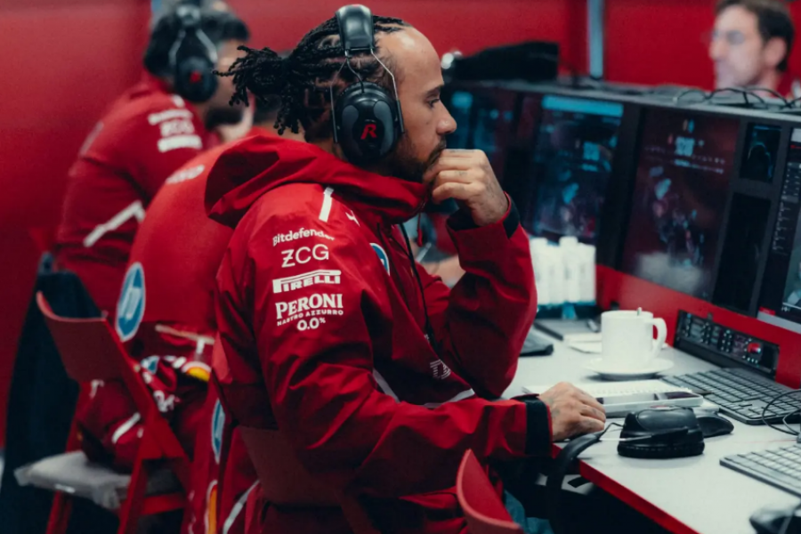 Hamilton largohet nga Ferrari? ‘Kokëkuqja’ e ka gati zëvendësuesin e britanikut