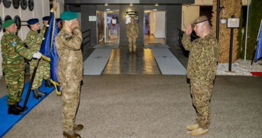 Komandanti i KFOR-it takon gjeneralin leton, flasin për sigurinë në Kosovë
