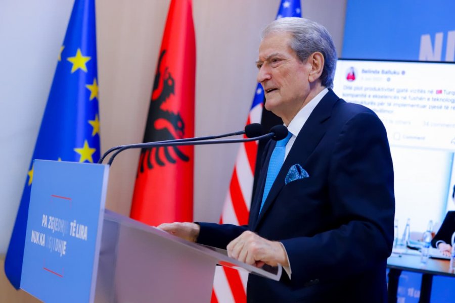 Berisha mban një minutë heshtje për ish-zëvendëspresidentin e SHBA: Dick Cheney ishte mik i shqiptarëve që mbështeti pavarësinë e Kosovës