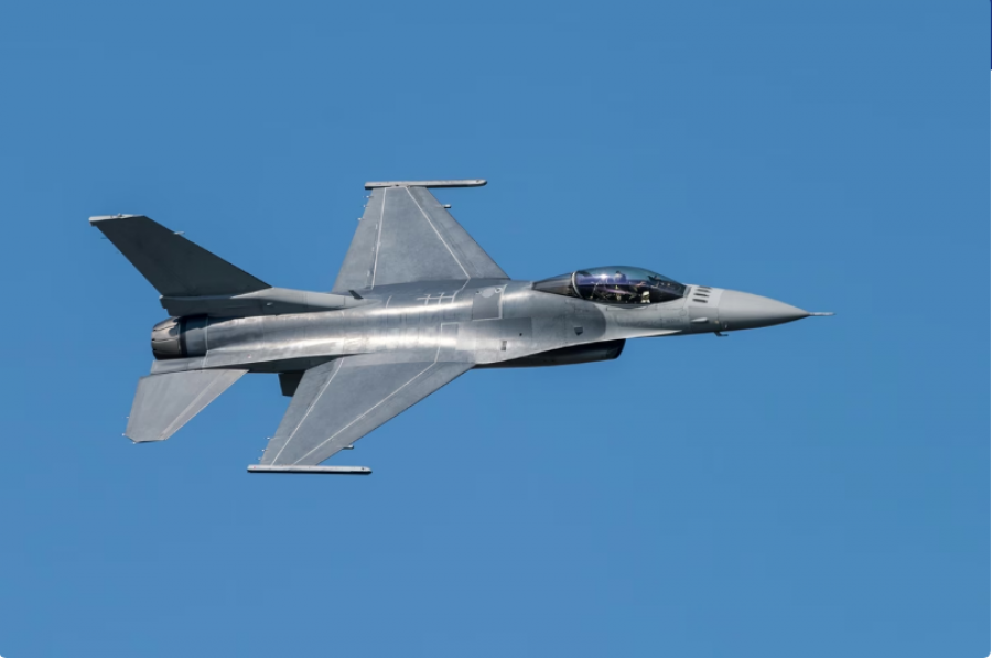 Rumania bleu 18 avionë F-16 për 1 euro