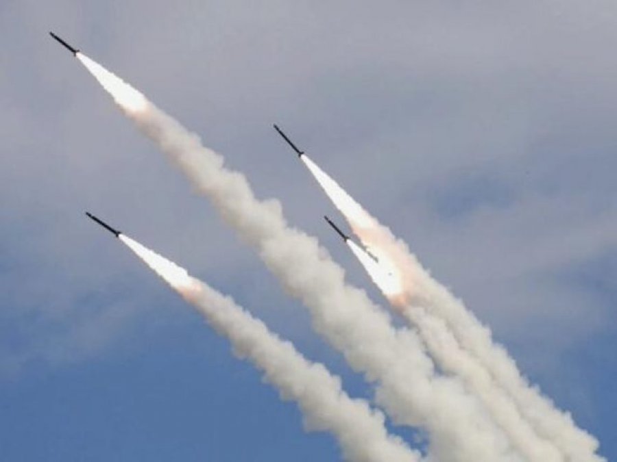 Mbulon rreth 6,700 km/ SHBA kryen provë lëshimi të raketës balistike ndërkontinentale Minuteman