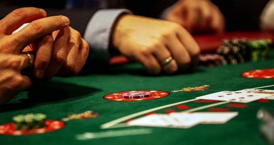 Italianët, më të apasionuarit pas kumarit! Të ardhura bruto 21.5 mld euro në 2024! 43% e të rriturve kanë luajtur të paktën një herë në vit