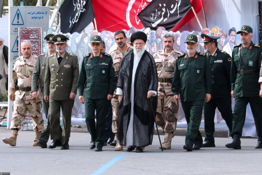 Brenda regjimit iranian ka një luftë të ashpër!