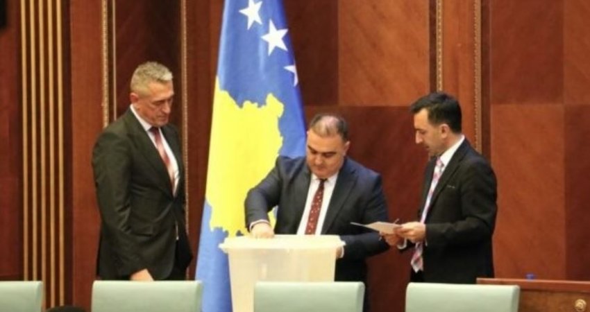 Lista Serbe pret verdikt për Rashiqin, njohësi i Kushtetueses: Kërkesa e tyre është e pabazë dhe bllokuese