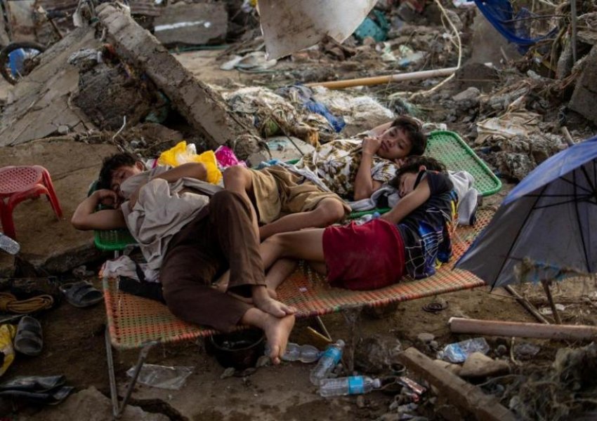 Tajfuni Kalmaegi sjell rrezik përmbytjesh në Vietnamin qendror