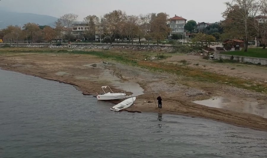 Nivelet e ujit në liqenin Iznik bien 350 metra për shkak të thatësirës