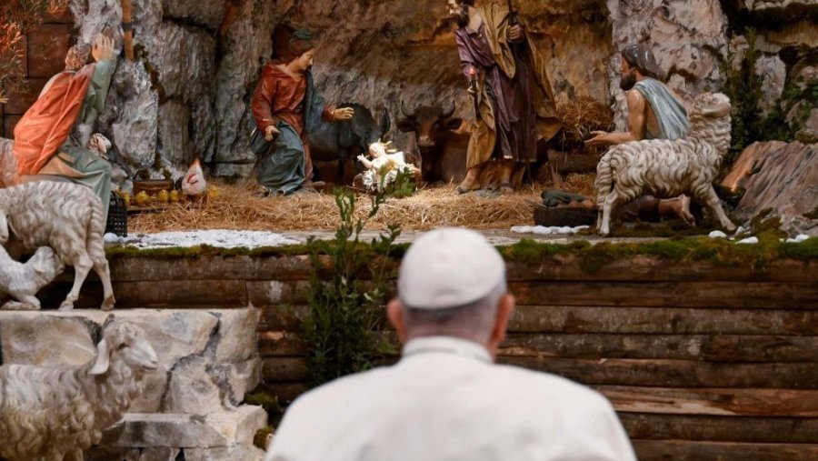 Papa Leoni ndalon titullin ‘bashkë-shpëtimtare’ për Marinë, duke theksuar se ajo lindi Jezusin por nuk shpëtoi njerëzimin