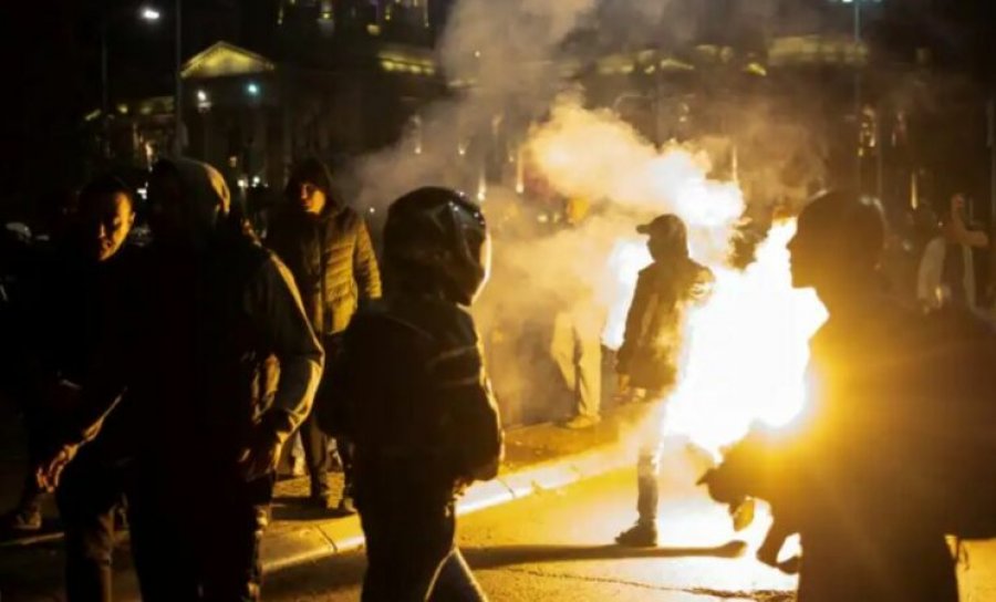 Nga Sarajeva në Ukrainë e deri në Serbi, REL: Kush kërcënoi me masakër në protestën në Beograd?