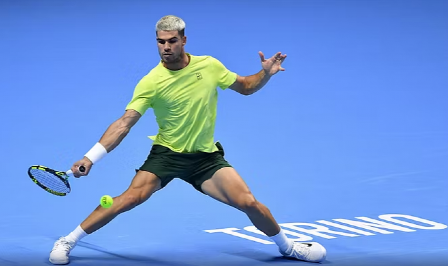 ATP Finals/ Carlos Alcaraz nis me fitore në Torino