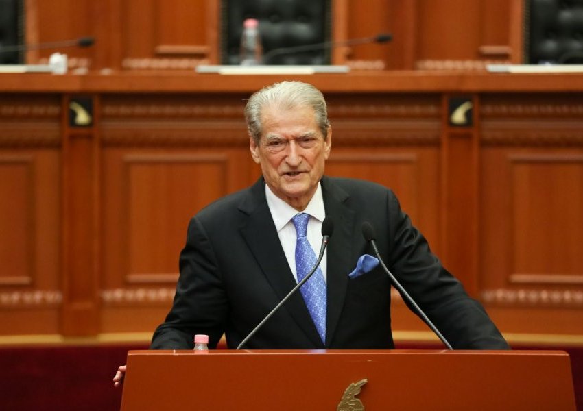 Kundërshtoi ligjin Rama - Soros për familjen/ Berisha përjashtohet me 10 ditë nga punimet e Kuvendit