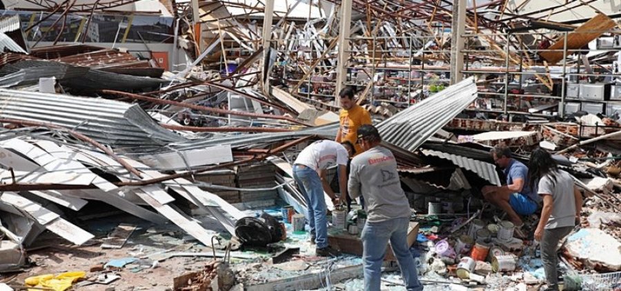 Tornado vret të paktën gjashtë persona, lë gjurmë shkatërrimi në Brazil