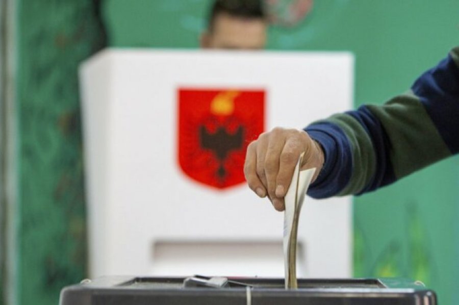 'Shqipëri të kam dh…', fleta e votimit në Berat me frazën e Faik Konicës
