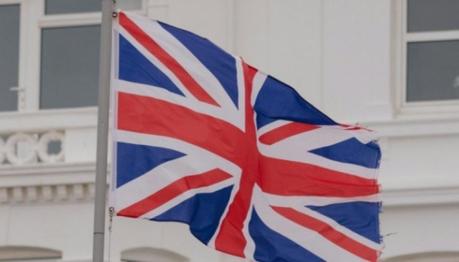 Britania e Madhe do të hetojë ligjshmërinë e blerjeve të avionëve rusë