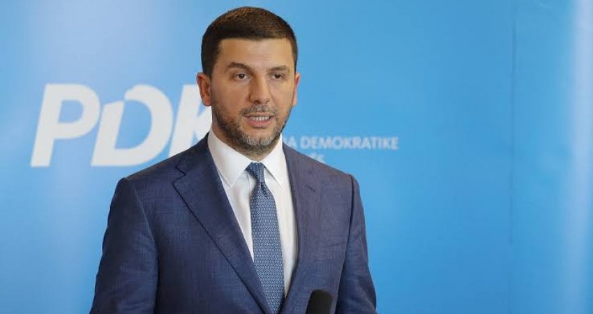 Memli Krasniqi jep dorëheqje nga postin i kryetarit të PDK-së