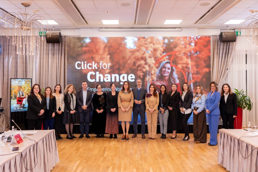 Gratë fuqizohen përmes teknologjisë: Fondacioni Vodafone Albania, udhëheq nismën për barazi dhe siguri digjitale