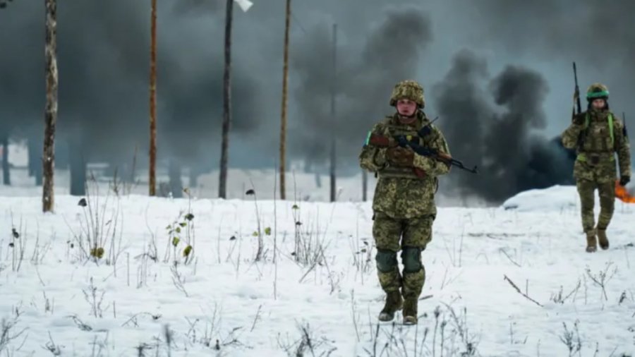 Ukraina përgatitet për dimrin më të vështirë të historisë, ndërprerjet e energjisë rrezikojnë jetën e qytetarëve