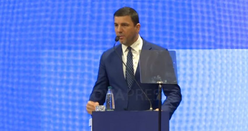 Krasniqi në konventë: Prej pesë vitesh Kosova është në krizë, institucionet janë degraduar