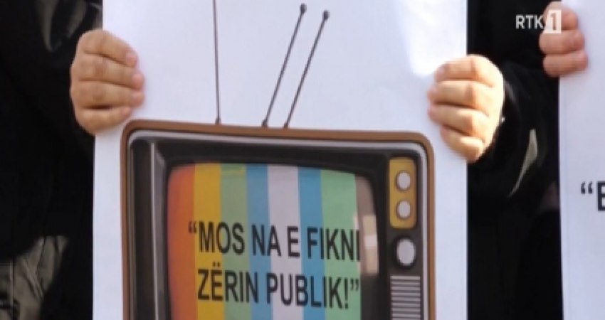 Dita e 17-të pa paga, punëtorët e RTK-së mbajnë sot grevë njëorëshe