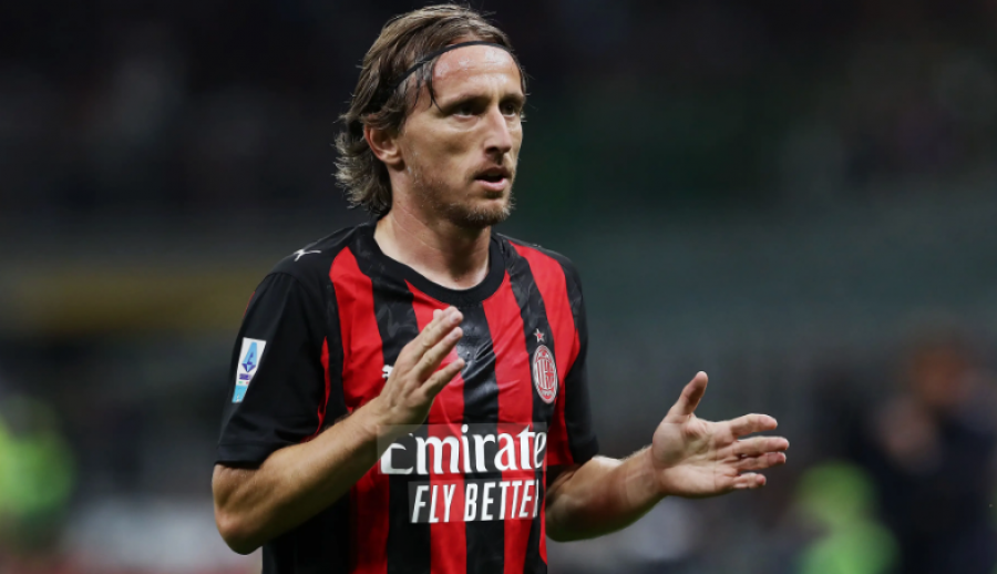 Milani po punon për rinovimin e Modric-it, çfarë duhet të dini