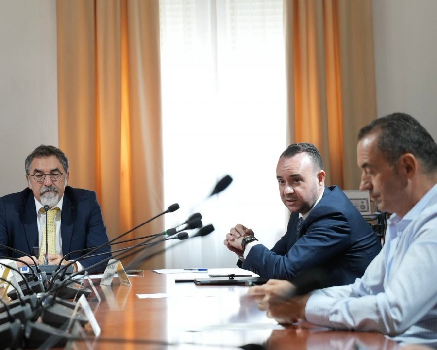 Balliu shpërthen në Komision: Agjentët e AMP-së dalin të lidhur me mafian, dhe sot kërkojnë buxhet nga Kuvendi