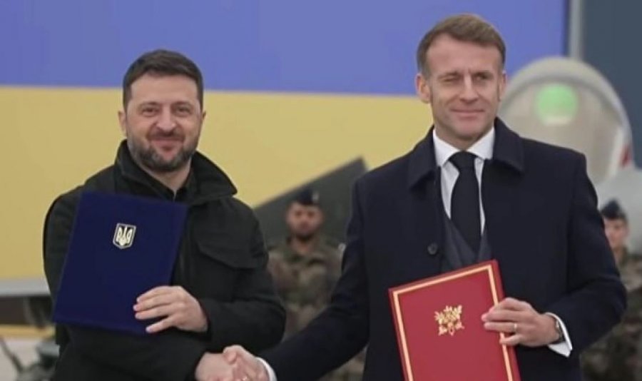 Macron dhe Zelensky nënshkruajnë në Paris kontratën për furnizimin e Ukrainës me rreth 100 avionë 'Rafale'