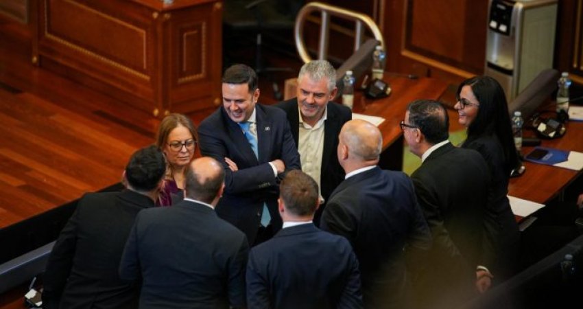 Seanca për votimin e Qeverisë, Abdixhiku: Votojmë me krenari kundër – nesër nisim përgatitjet për zgjedhjet e reja
