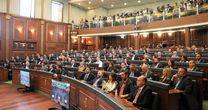 PDK, LDK dhe AAK do të bojkotojnë seancën e orës 11:00, marrin pjesë veç në atë për Qeverinë