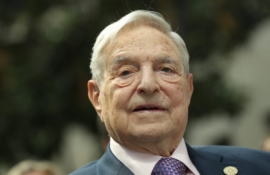 Familja Soros financoi grupin që punonte për të censuruar mediat e djathta