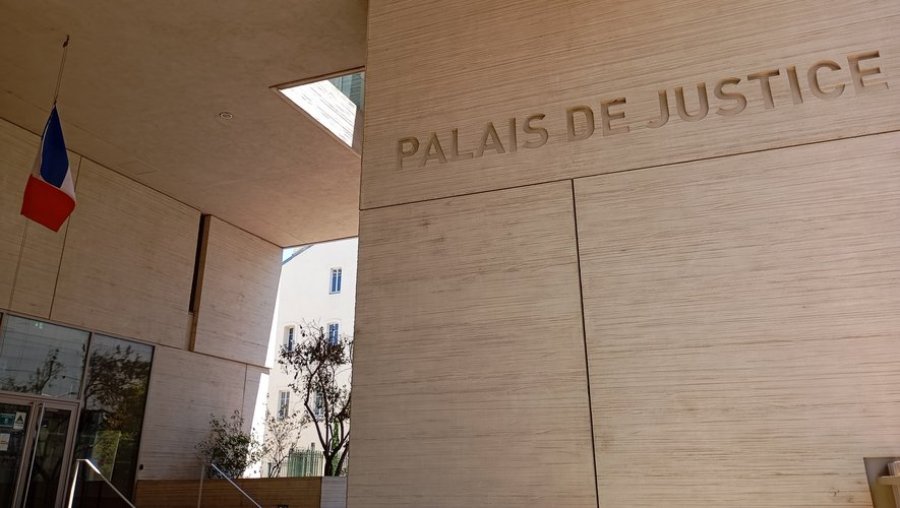 ‘Ai ra në kurth’/ Shqiptari arrestohet në Francë me dhjetëra kilogramë kokainë në makinën e tij