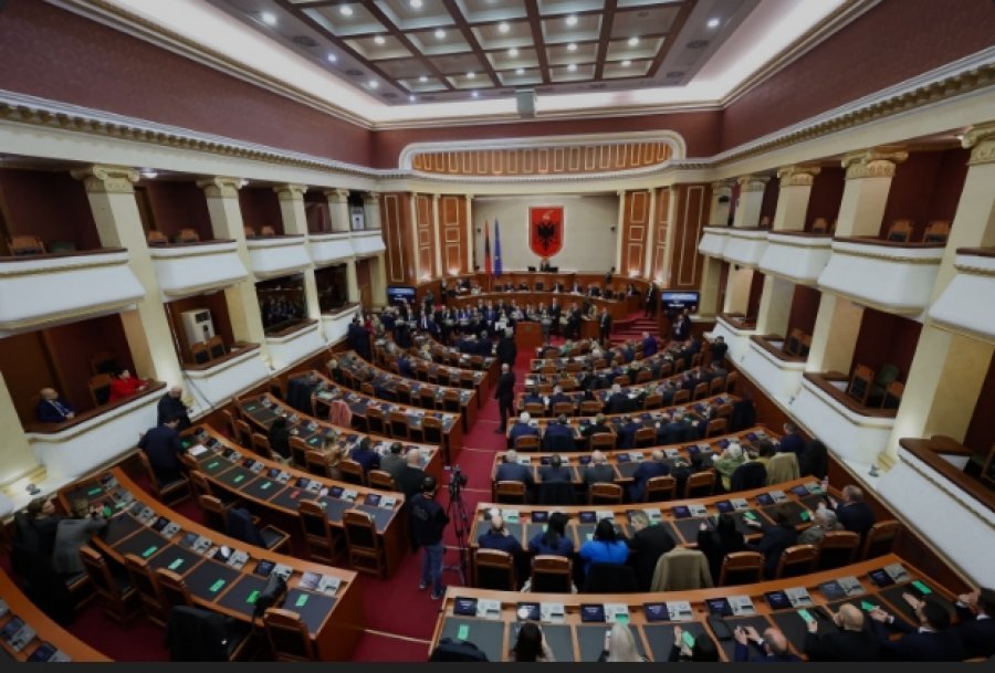 Vazhdon skandali/ Një ditë pas protestës, Rama kërkon të miratojë me shpejtësi edhe paketën fiskale