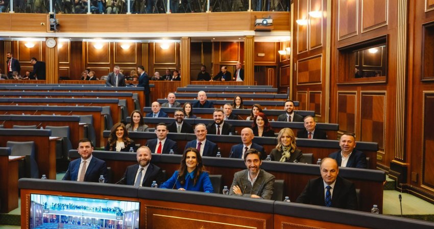 Memli Krasniqi: Vetëvendosja ka futur vendin në krizë, presidentja të shpallë zgjedhjet