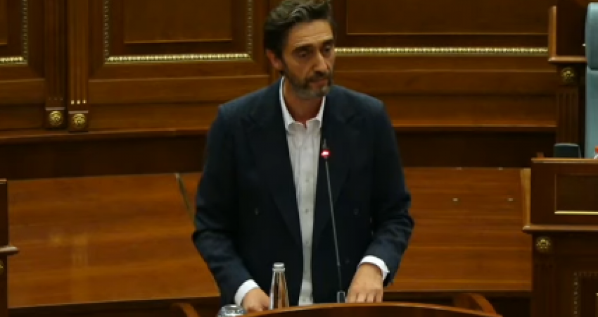 Uran Ismaili: As Konjufca s’beson që mund të jetë kryeministër i vërtetë, e Kurti zëvendës i tij