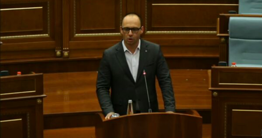 Simiq: Keni krijuar diktaturë, Lista Srpska s’do të votojë për atë që ka përgatitur Albin Kurti