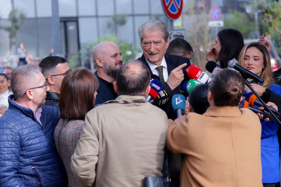 Berisha: Në SPAK gjeta Dumanin që po pinte kafe me  Farrukun - Thirrja ime për dëshmi u përdor për propagandë socialiste