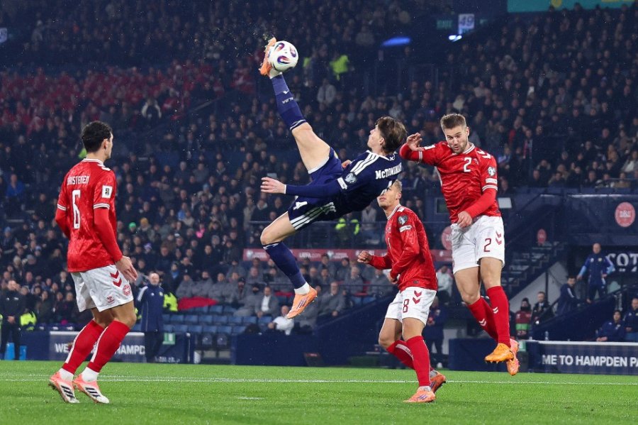 VIDEO/ Një kryevepër arti ‘alla CR7’, goli i Scott McTominay kandidat kryesor për Çmimin Puskas 2025