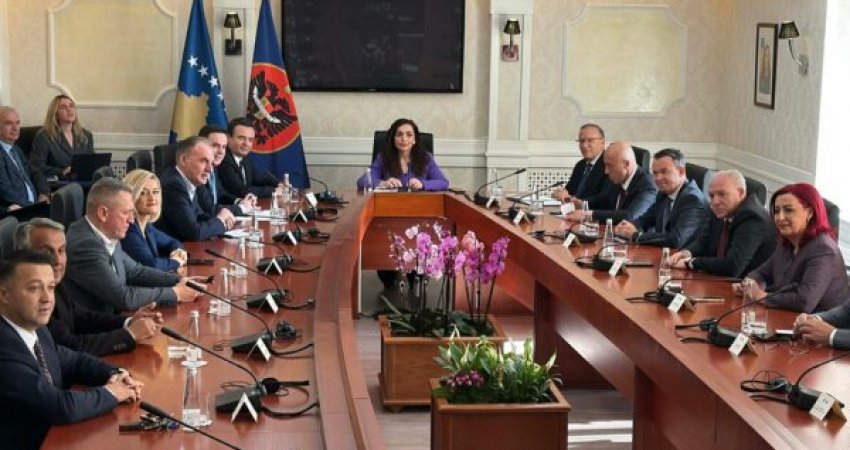 Nis takimi i Osmanit me liderët e partive për caktimin e datës së zgjedhjeve