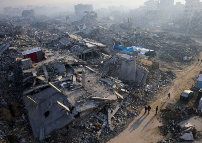 Të paktën 33 të vrarë në Gaza, Izraeli shkatërron tendat dhe shtëpitë