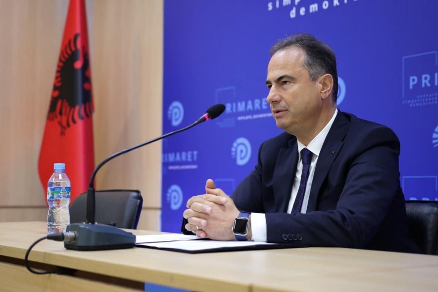 Mos u bëni Ediotë të dobishëm me zor: Nuk u arrestua Maduro, u arrestua regjimi!