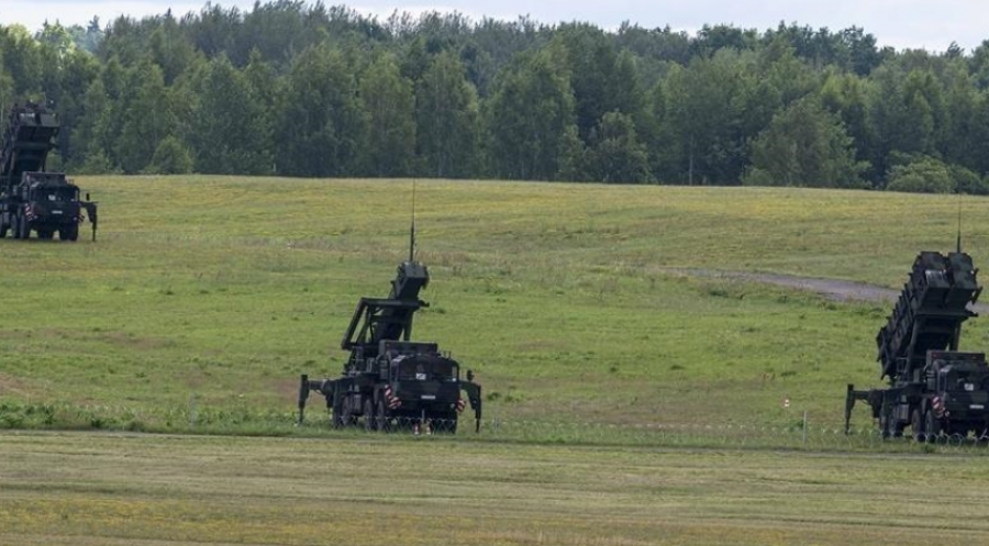 Holanda fillon vendosjen e trupave dhe sistemeve të mbrojtjes ajrore Patriot në Poloni