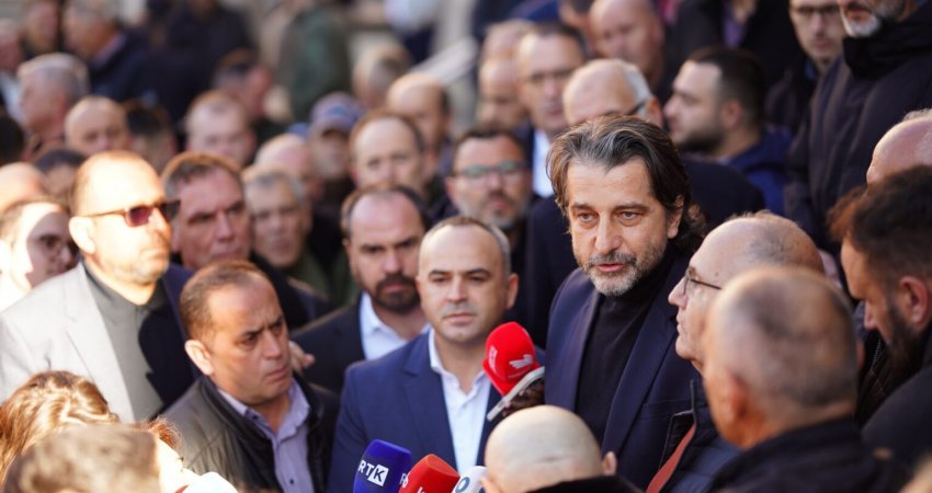 Rama-Kurtit e Muratit: Mos rrini në zyre e xhipa, hajde takohemi dhe bëjmë zgjidhje për punëtorët dhe qytetarët e Prishtinës