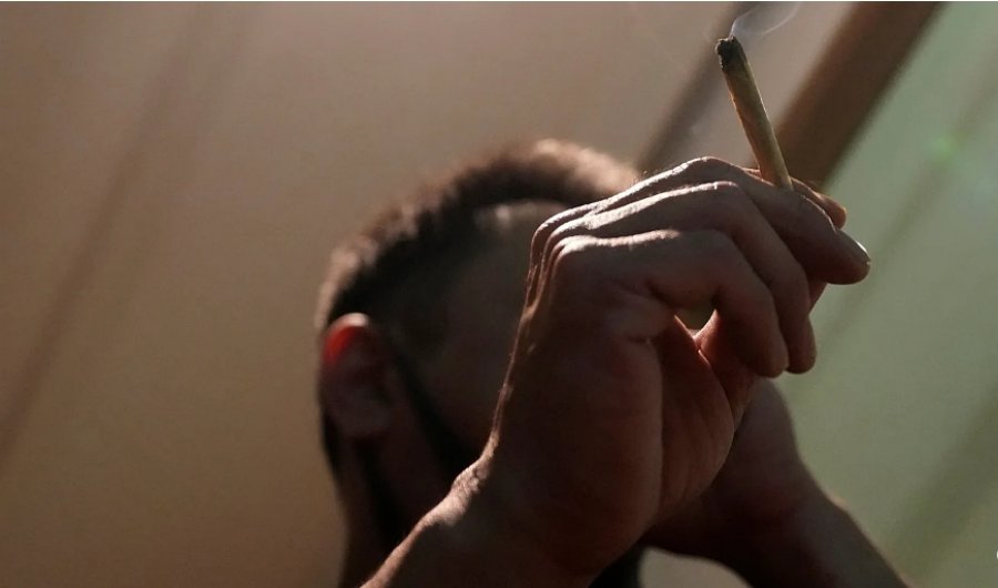 Është e mundur të bëhesh i varur nga marihuana? Ja çfarë duhet të dimë rreth këtij çrregullimi